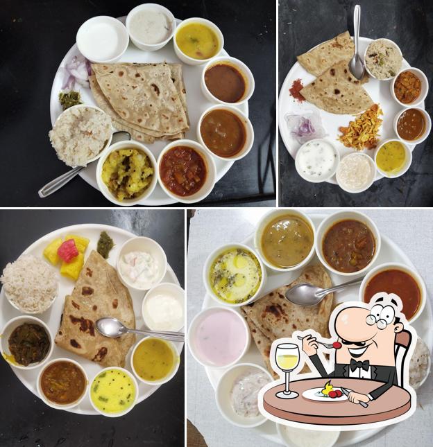 Food at Samarth Bhojnalay