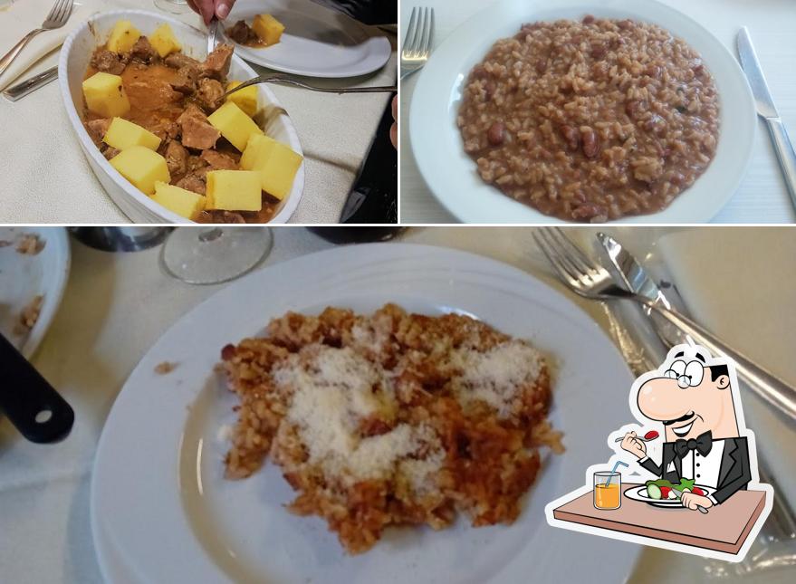 Platti al Circolo della Paniscia