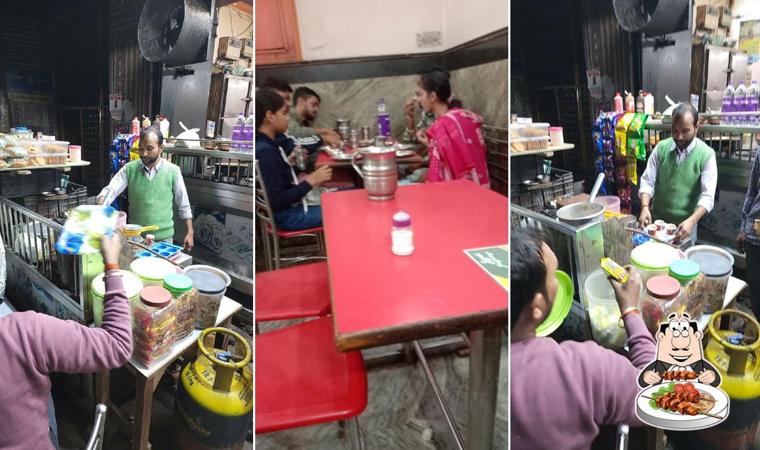 Food at Jyoti Vaishnav Bhojnalaya