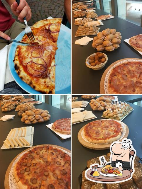 Prenditi tra le molte varianti di pizza