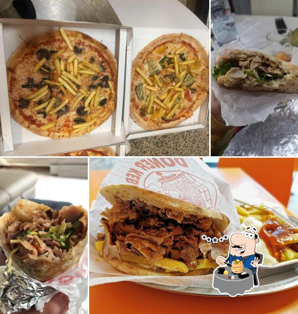Panino con maiale stirato al New taj mahal Kebab