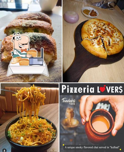 Garlic bread at pizzeria lovers