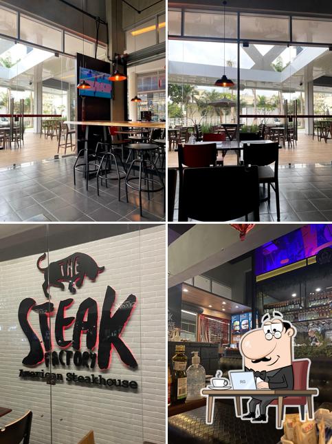 O interior do The Steak Factory