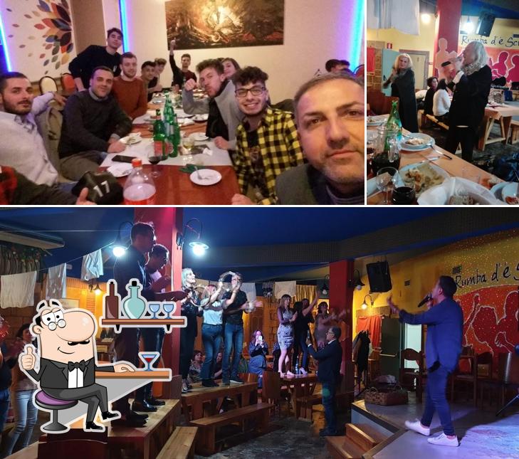 Siediti a un tavolo di Taverna a’ tammurriata