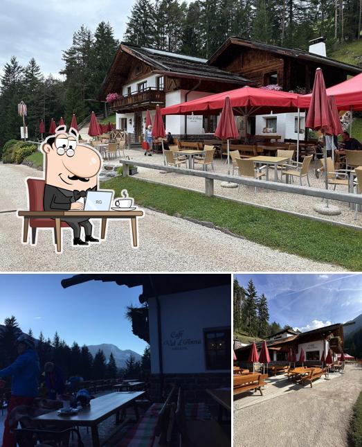 Gli interni di Café Val d'Anna