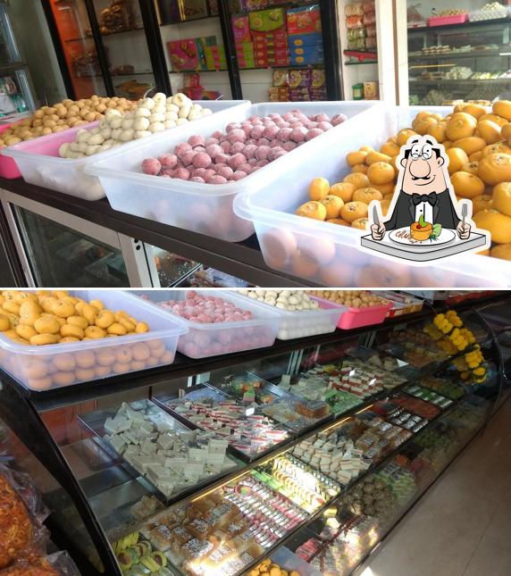 Food at GANJAVE BANDHU SWEET MART