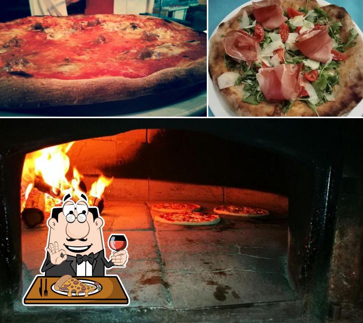Scegli una pizza a Ristorante Pizzeria Mamma Paola