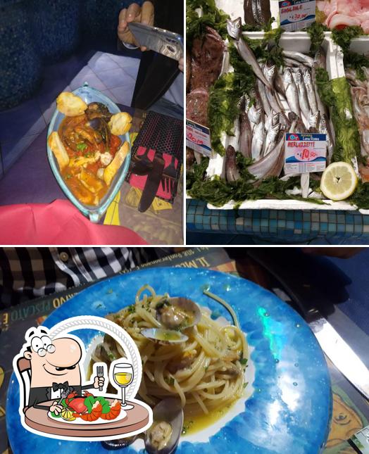Ordina tra i vari prodotti di cucina di mare offerti a Luna Rossa Pescheria & Gastronomia