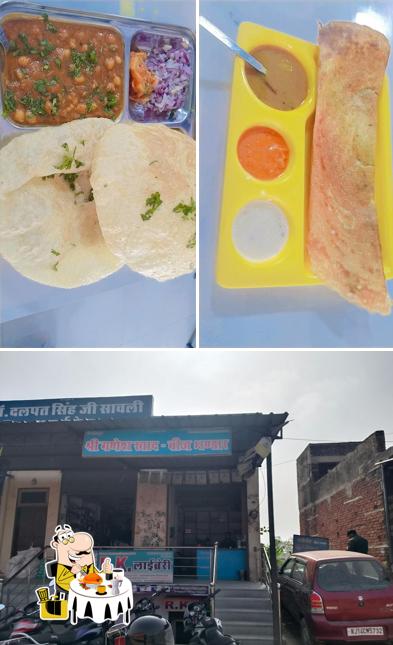 Mumbai Street Cafe is distinguished by food and exterior