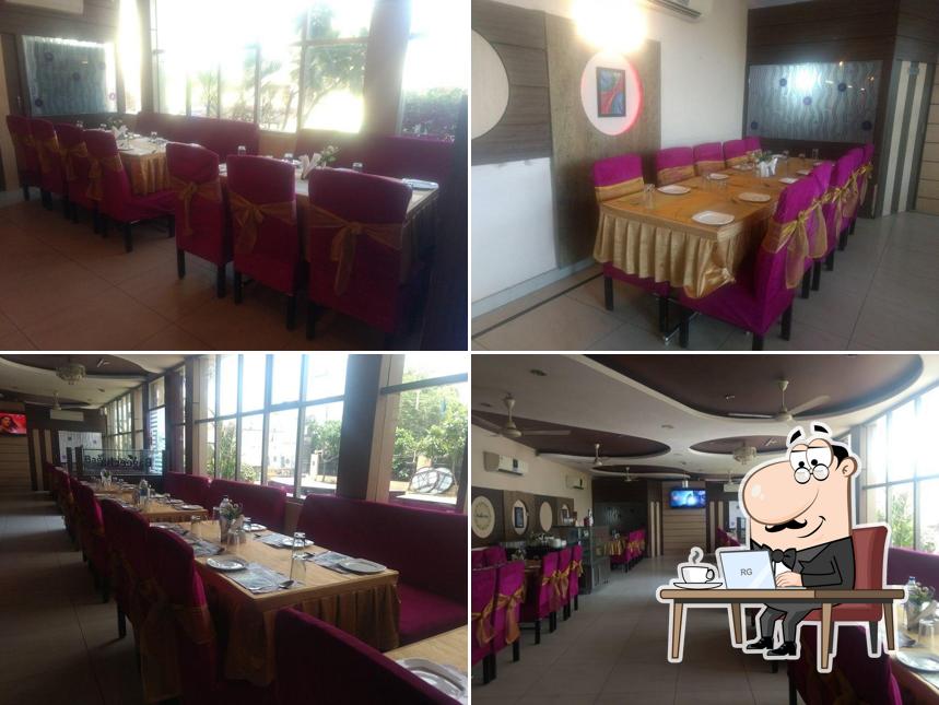 Check out how BAGEECHA Restaurant looks inside