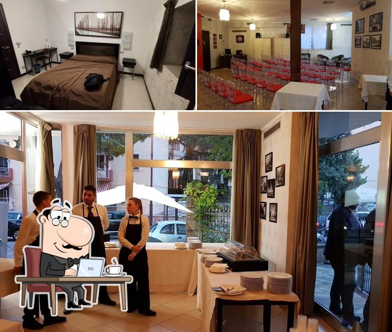 Siediti a un tavolo di Hotel Grazia Eboli