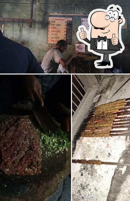 Look at the picture of Gulam Matan Shop