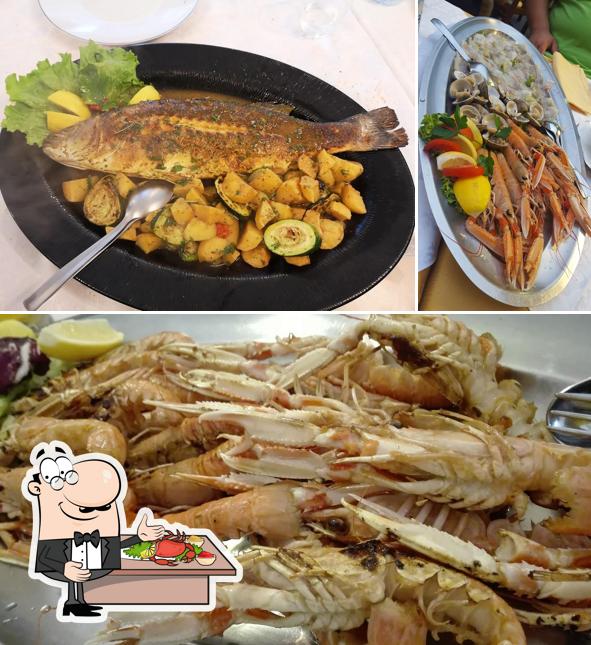 Prenditi tra i vari prodotti di cucina di mare proposti a Restaurant Delfin