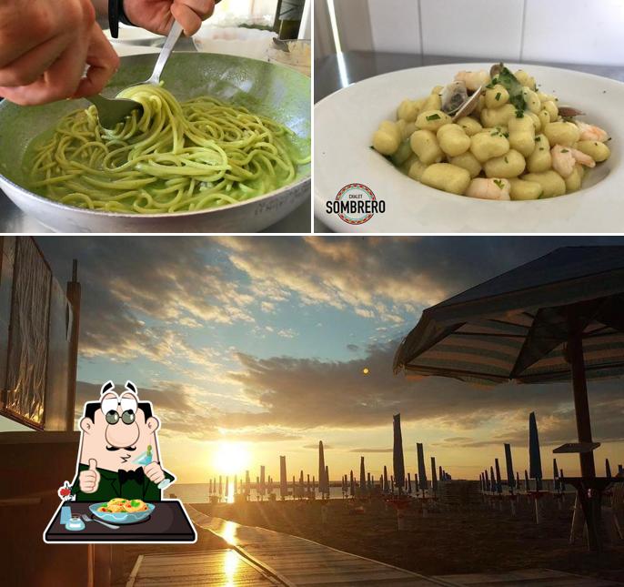 Tra le diverse cose da Chalet Sombrero si possono trovare la cibo e esterno