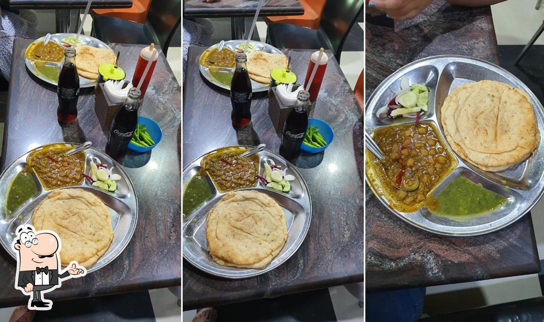 The interior of cheiman samosa (Kala Garib)