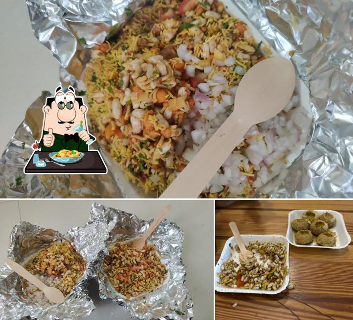 Food at Sudama Bhel