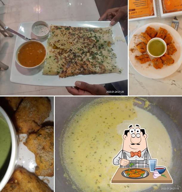 Chicken wings at M R Restaurants And Cafe