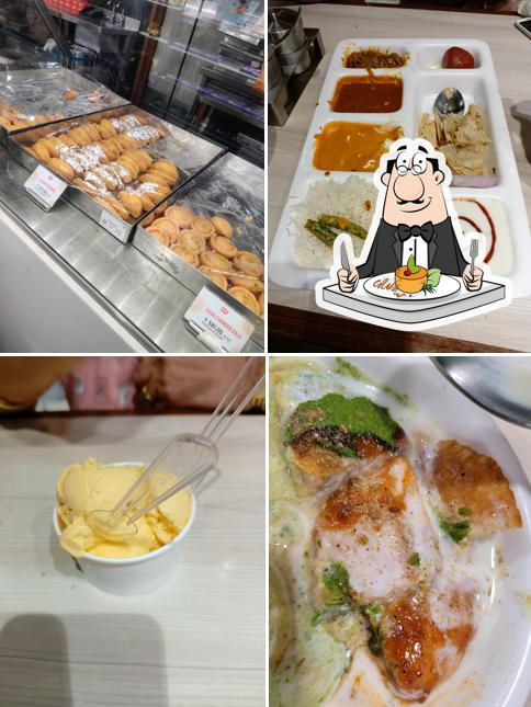 Food at OM Sweets, Palam Vihar
