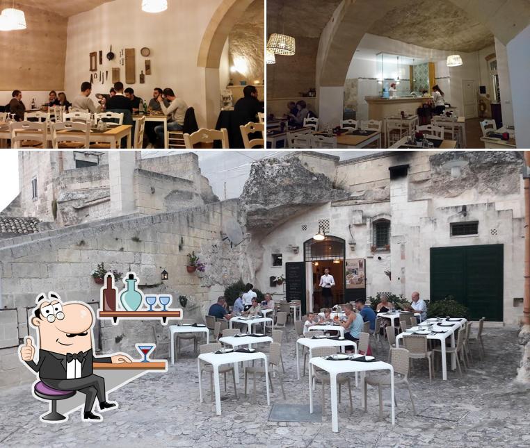 Dai un'occhiata agli interni di Osteria al Casale