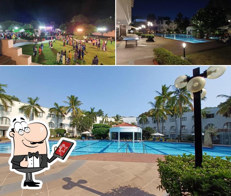 The exterior of Lemon Tree Hotel, Aurangabad