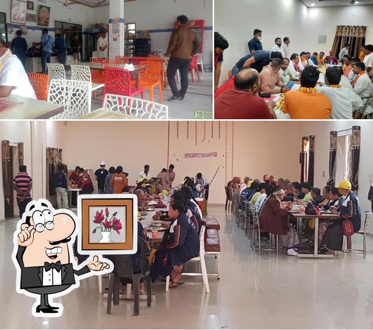 The interior of Sri Mahaveer Dhaba