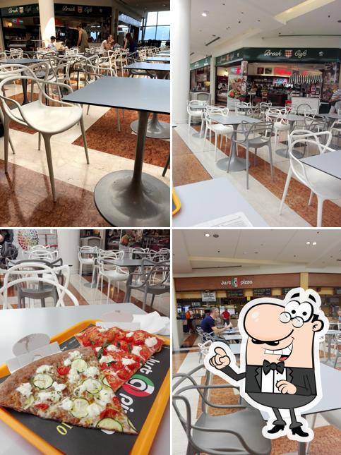 Gli interni di Just Pizza