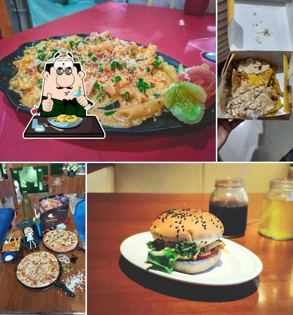 Macaroni and cheese at Foodcosta