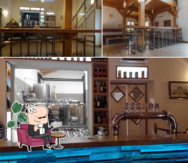 Siediti a un tavolo di Birra A Balùs