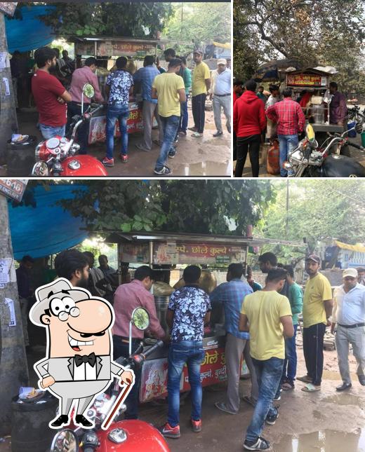 The exterior of Harpal Chole Kulche