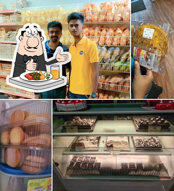 Food at Sreenivasa Brahmin's Bakery (2nd Branch)