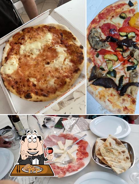 Ordina tra le svariate varianti di pizza