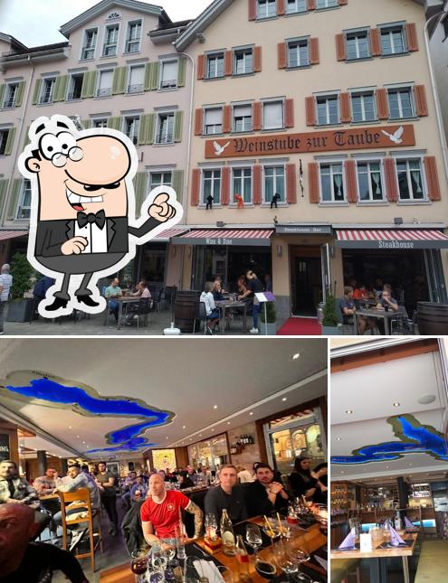 Dai un'occhiata agli interni di Steakhouse
