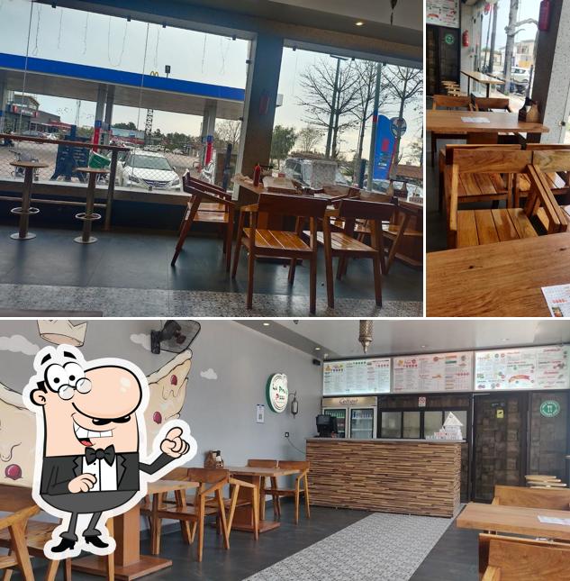 The interior of La Pino'z Pizza Dasuya