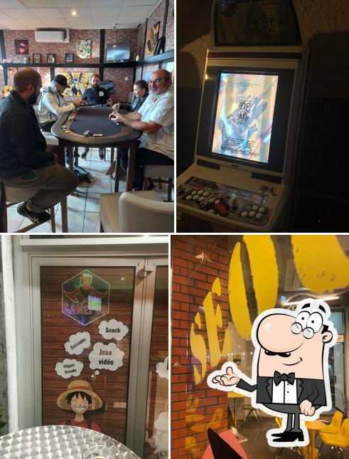 Découvrez l'intérieur de Bar Gameplay (Bar, restaurant, jeux)
