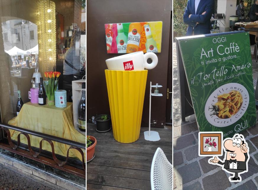 Dai un'occhiata agli interni di Art Caffe'