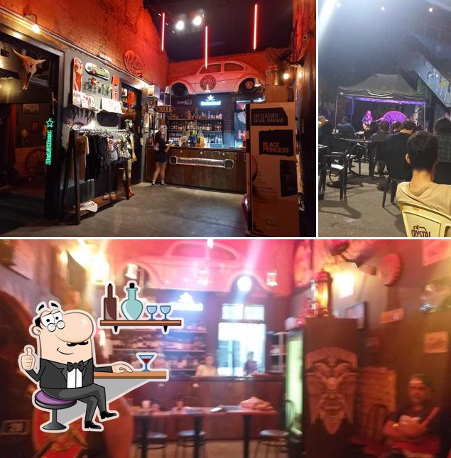 O interior do Gaz Burning Bar