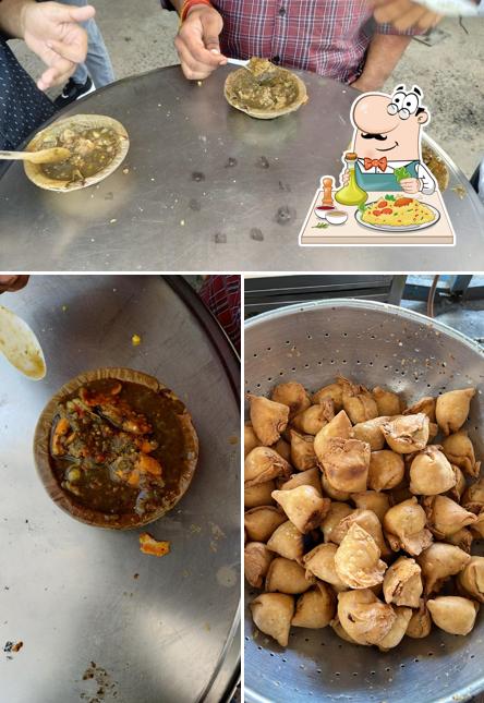 Meals at Guddubhai Mathurawale Samosa Center