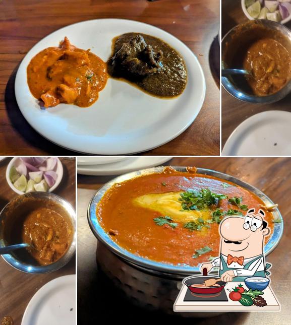 Chicken curry at Hotel Lokhande Wada