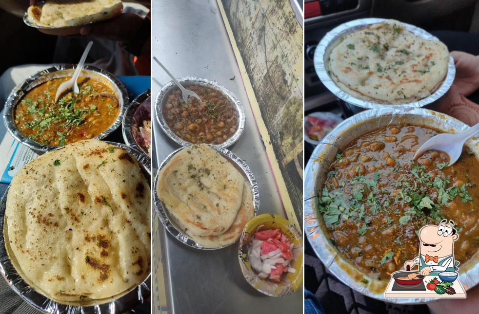 Chicken curry at Shree Balaji Chole Kulche