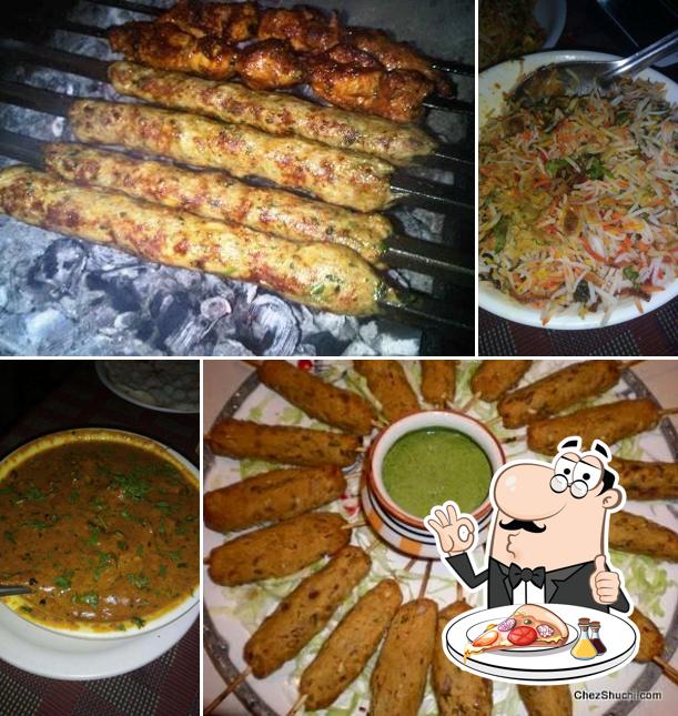 Pick pizza at Samai Palace