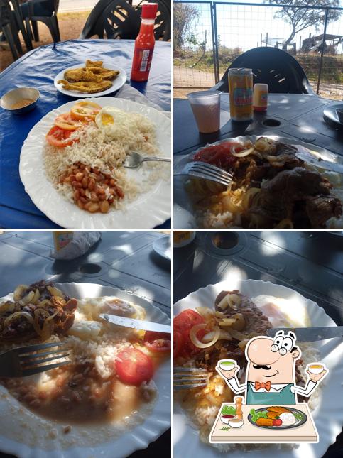 Comida em ARROZ BIFE E OVO