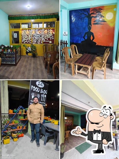 The interior of Food Blog Cafe