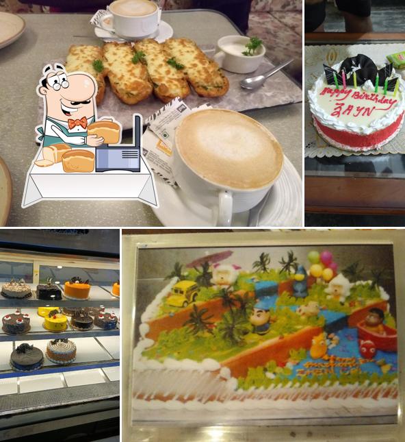 Garlic bread at Loyans Bakery & Confectionery Geetanagar