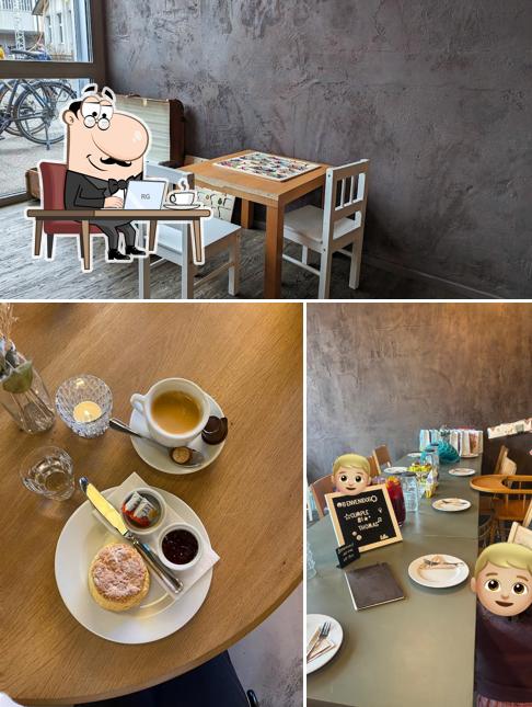 Siediti a un tavolo di Coffee & Deeds