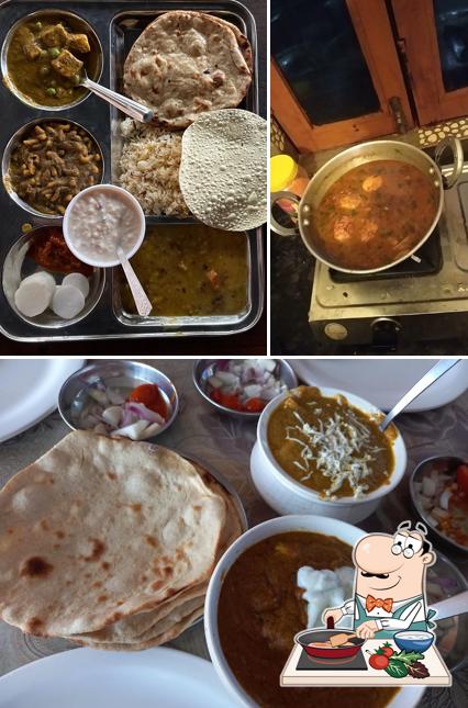 Chicken curry at Maa ki Rasoi - Restaurant
