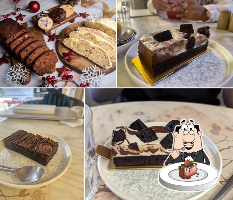 Chocolate cake at T'ART Cafe