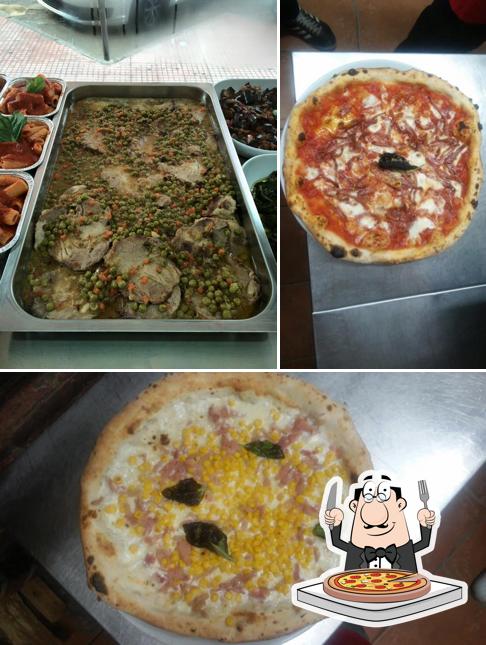 Ordina tra le svariate varianti di pizza