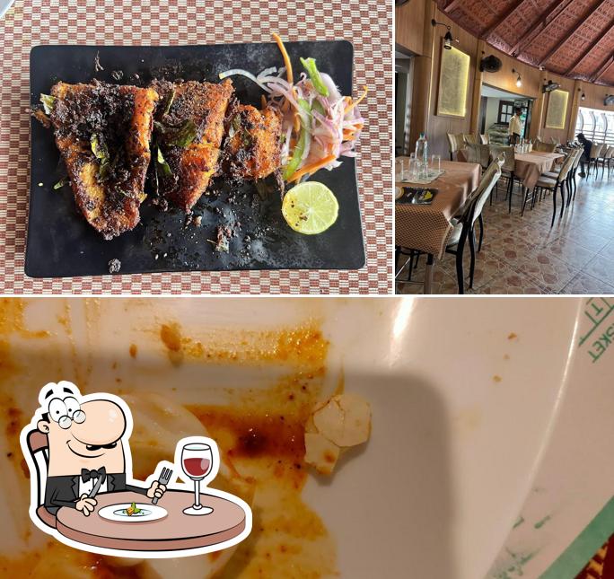 Among different things one can find food and interior at Restaurant Vazhiyoram - KERALA TOURISM