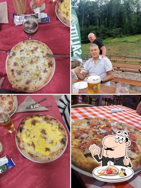 Prova una pizza a Bar Pizzeria Lanterna Blu