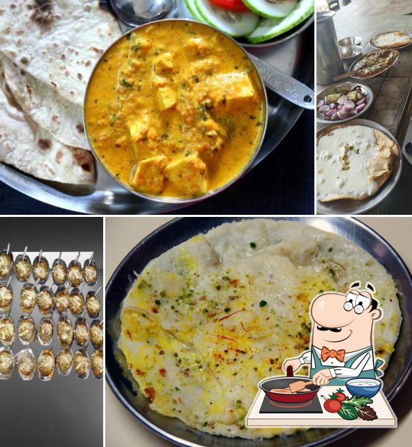 Chicken curry at Sharma dhaba (Special Malai roti etc)